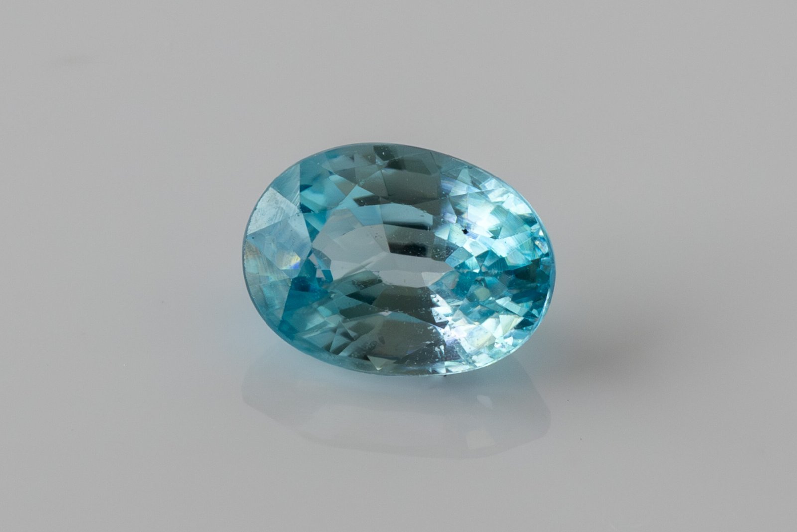 2.06ct natural blue zircon, cambolite. Eye Clean. Very good cut. Treatment: heat.