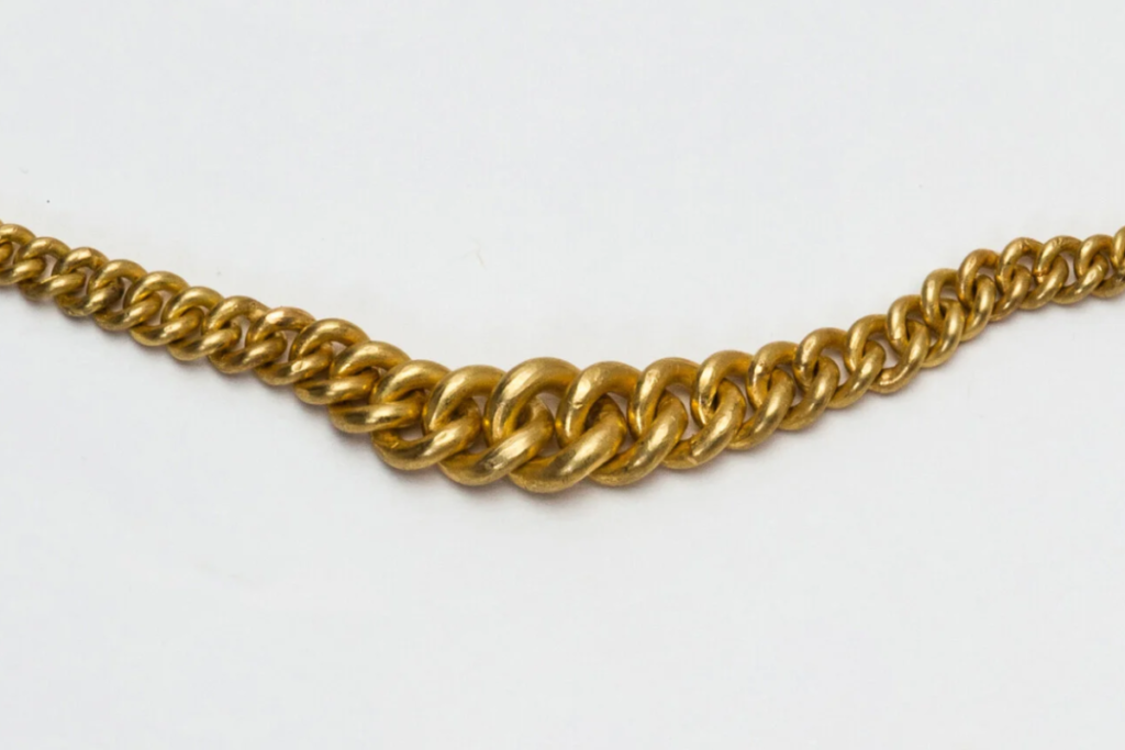 Graduated Curb Chain by Lucie Gledhill Jewellery. Credit: https://www.luciegledhill.com/shop-1/gold-graduated-curb-chain